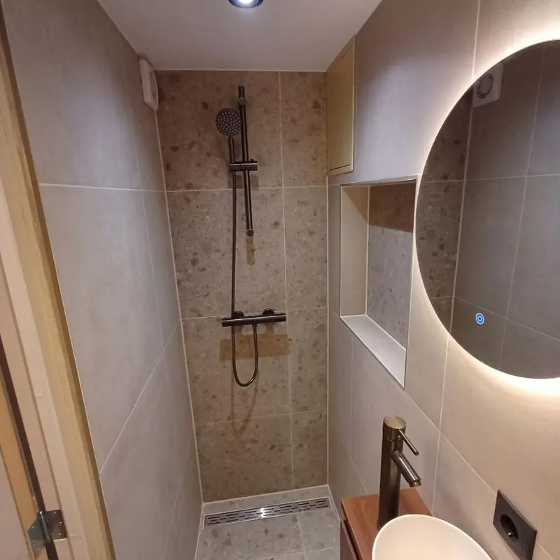 Contemporary bathroom design 10